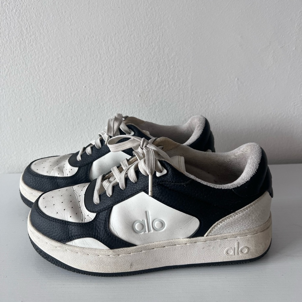 Alo sneakers size 7.5